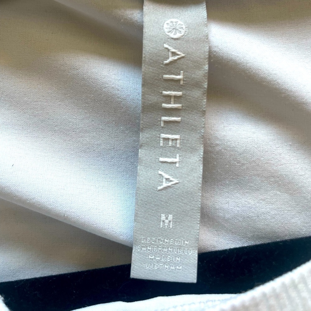 EUC Athleta short-sleeve white top, medium - Picture 3 of 3